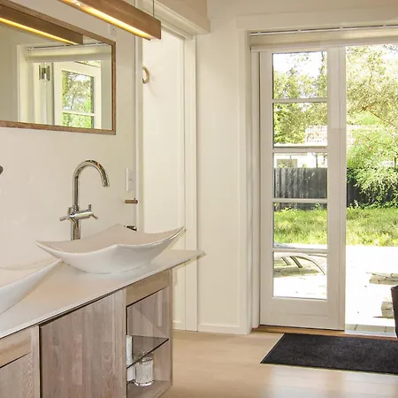 Lovely In With Wifi Holiday home