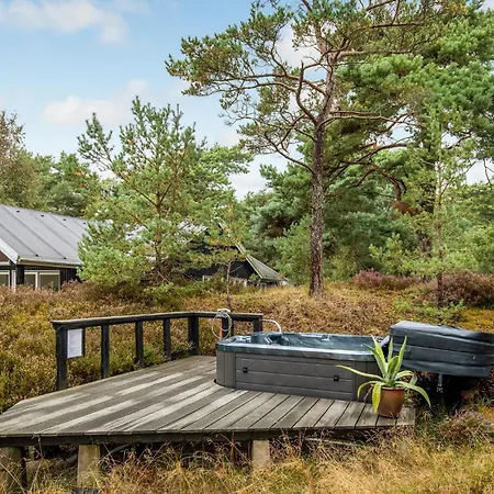 Holiday home Lovely In With Wifi Nexo